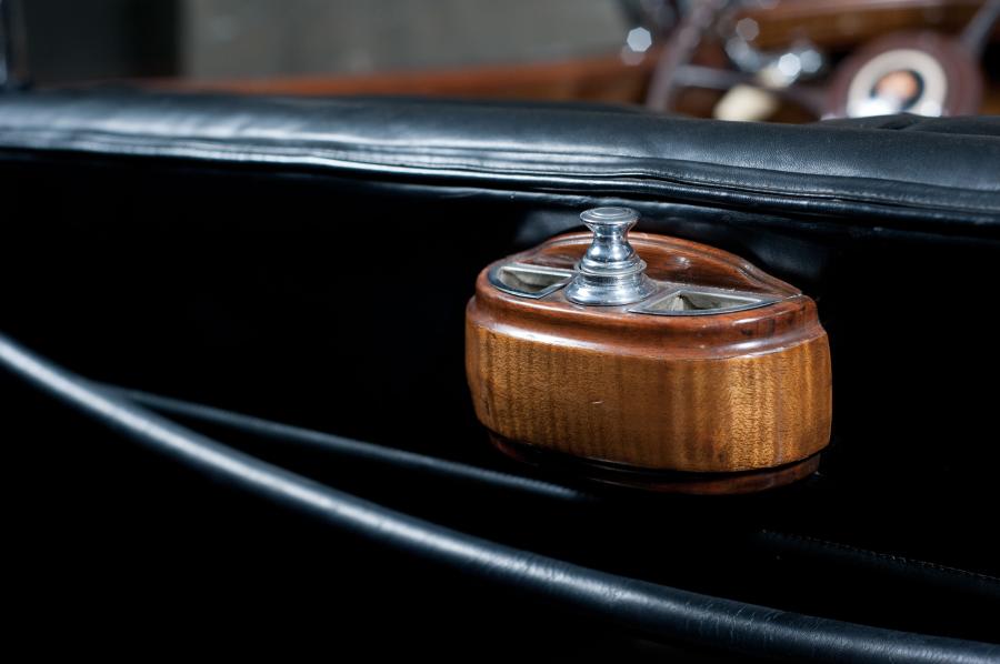  Packard Twelve Convertible Sedan 1933 года  (фото 9 из 29)